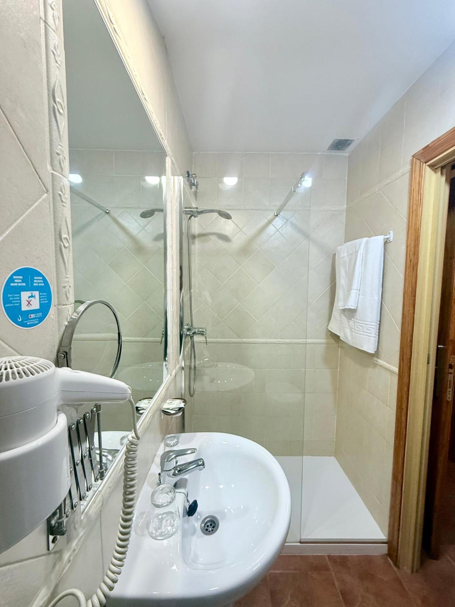 Hostal San Martin San Martín de la Vega Εξωτερικό φωτογραφία